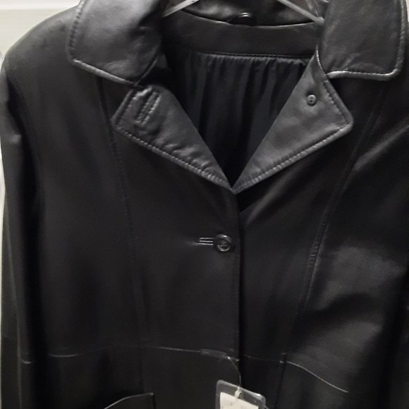Leather jacket - Picture 1 of 2